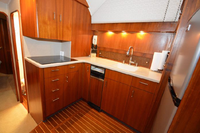 Ocean Super Sport - Galley